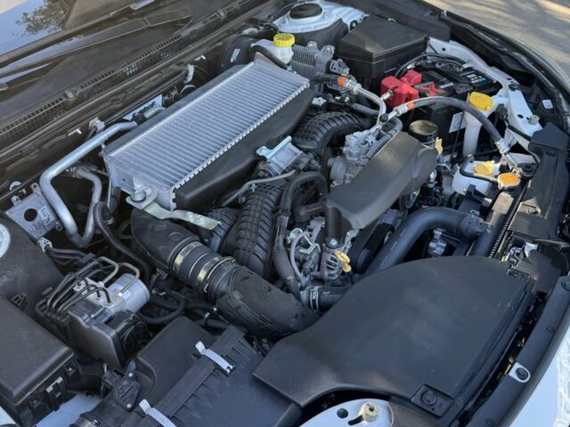 Белый Субару ХТ, объемом двигателя 2.4 л и пробегом 20 тыс. км за 26599 $, фото 3 на Automoto.ua