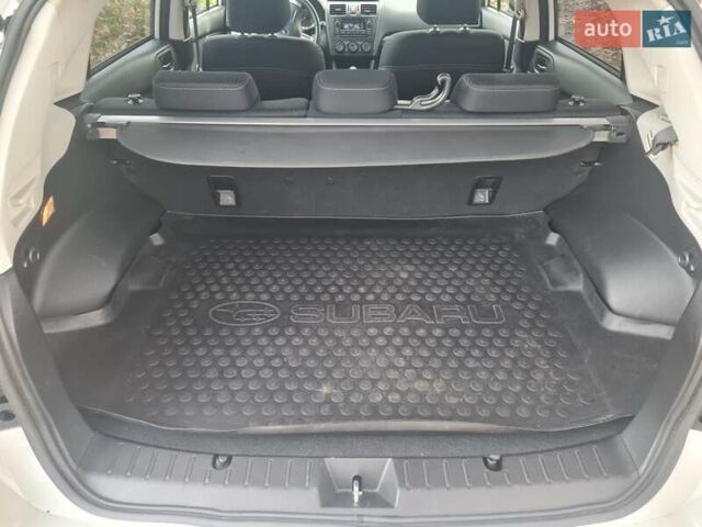 Белый Субару ХВ, объемом двигателя 1.6 л и пробегом 174 тыс. км за 11500 $, фото 2 на Automoto.ua