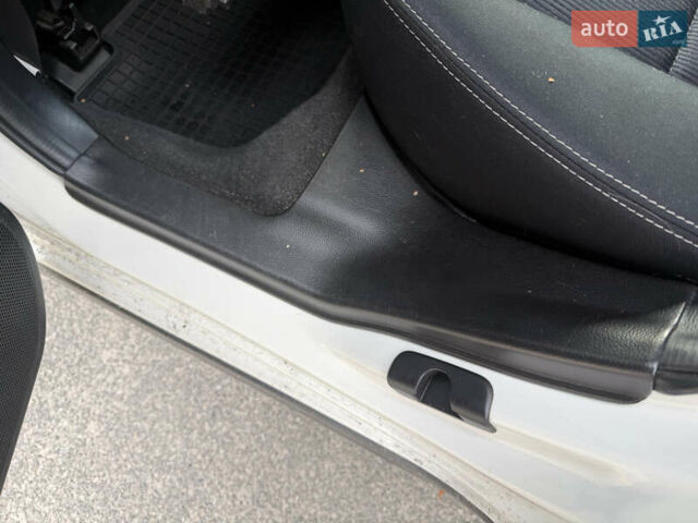 Білий Субару ХВ, об'ємом двигуна 1.6 л та пробігом 174 тис. км за 9500 $, фото 36 на Automoto.ua