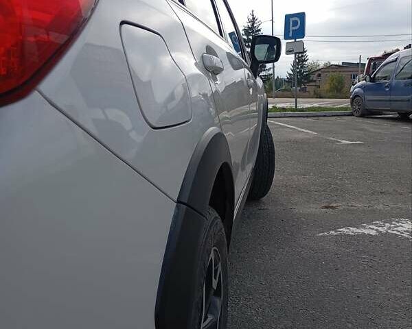 Белый Субару ХВ, объемом двигателя 2 л и пробегом 72 тыс. км за 14500 $, фото 4 на Automoto.ua