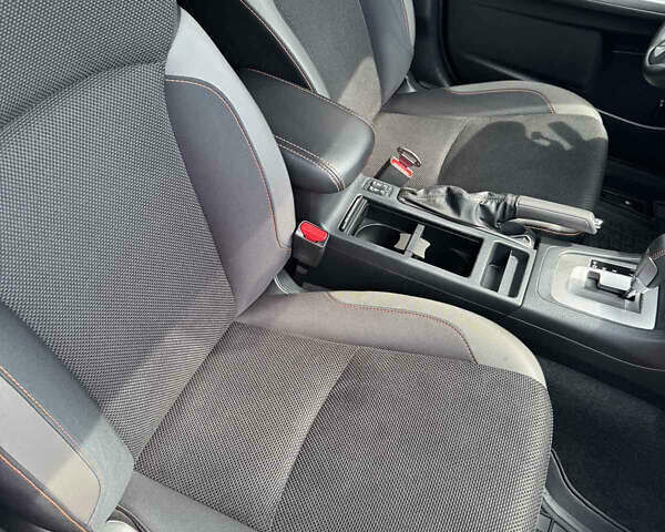 Білий Субару ХВ, об'ємом двигуна 2 л та пробігом 113 тис. км за 15500 $, фото 27 на Automoto.ua