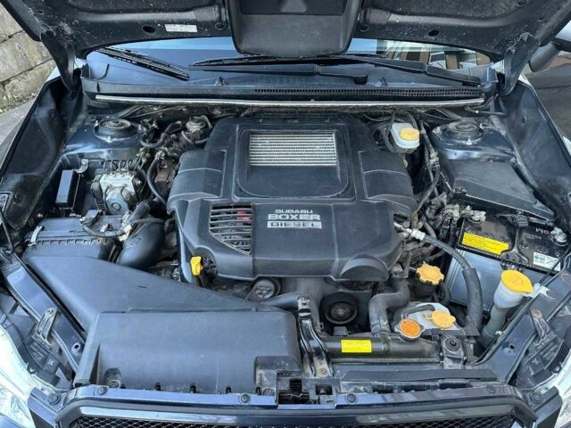 Сірий Субару ХВ, об'ємом двигуна 2 л та пробігом 131 тис. км за 10000 $, фото 8 на Automoto.ua