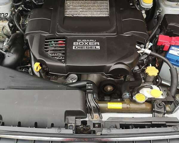 Серый Субару ХВ, объемом двигателя 2 л и пробегом 222 тыс. км за 7900 $, фото 4 на Automoto.ua