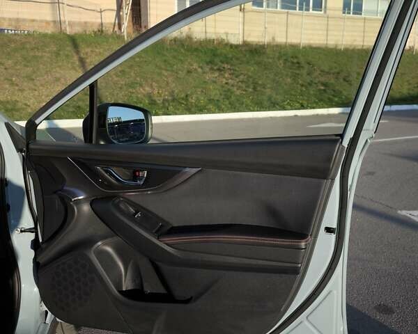 Сірий Субару ХВ, об'ємом двигуна 2 л та пробігом 109 тис. км за 17999 $, фото 6 на Automoto.ua