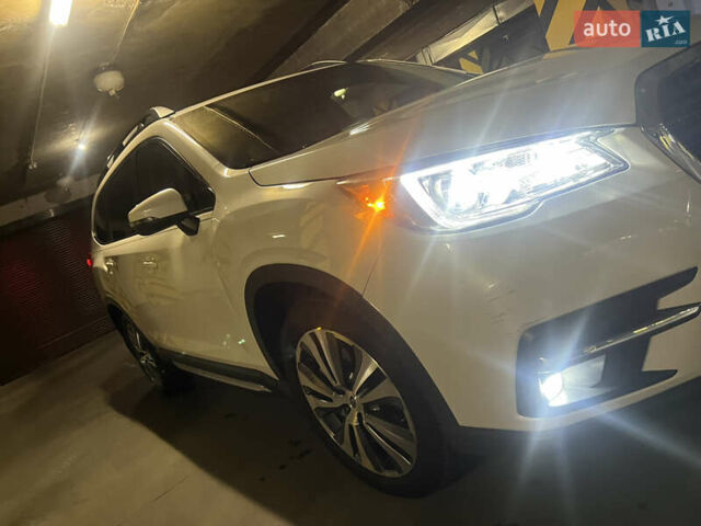 Белый Субару Ascent, объемом двигателя 2.39 л и пробегом 90 тыс. км за 24200 $, фото 8 на Automoto.ua