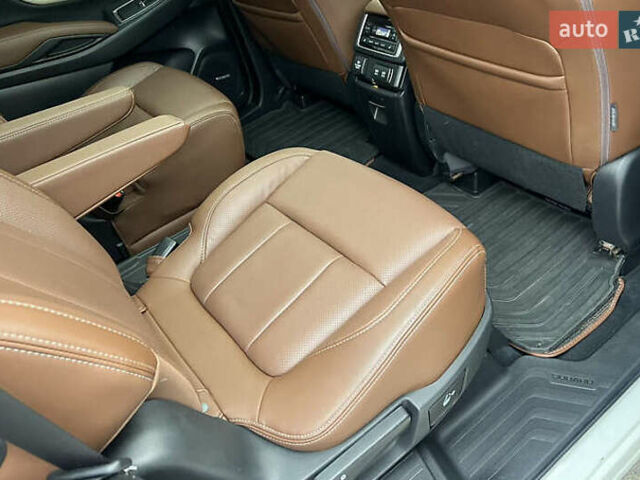 Білий Субару Ascent, об'ємом двигуна 2.38 л та пробігом 46 тис. км за 23700 $, фото 17 на Automoto.ua