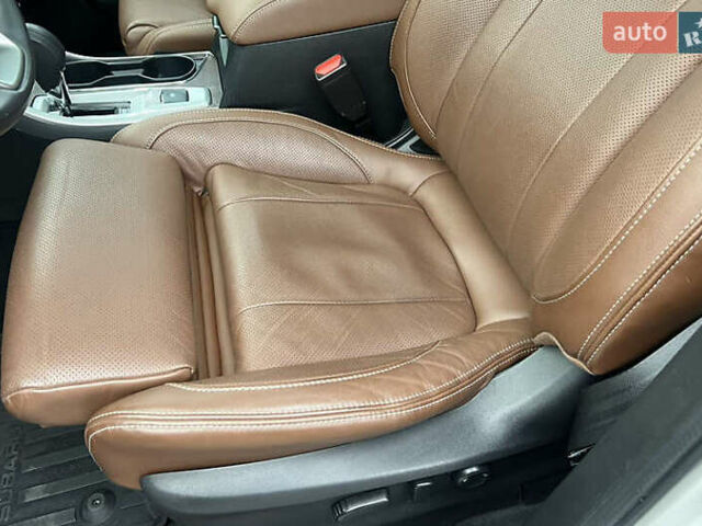 Білий Субару Ascent, об'ємом двигуна 2.38 л та пробігом 46 тис. км за 23700 $, фото 10 на Automoto.ua