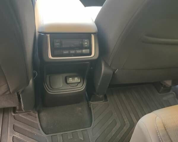 Красный Субару Ascent, объемом двигателя 2.4 л и пробегом 147 тыс. км за 22000 $, фото 9 на Automoto.ua