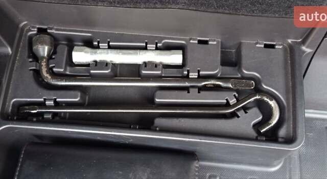 Сірий Субару Ascent, об'ємом двигуна 2.39 л та пробігом 125 тис. км за 17000 $, фото 33 на Automoto.ua