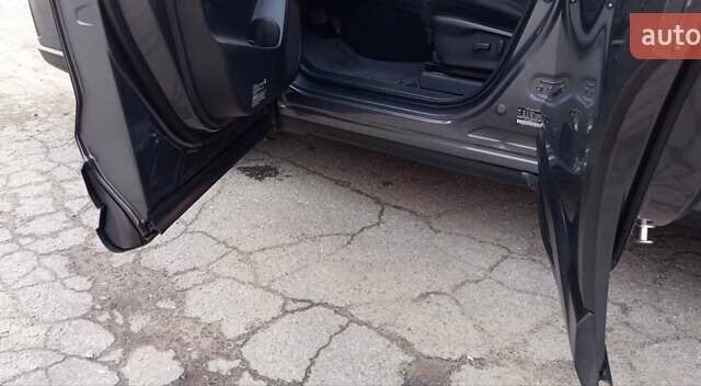 Сірий Субару Ascent, об'ємом двигуна 2.39 л та пробігом 125 тис. км за 17000 $, фото 24 на Automoto.ua