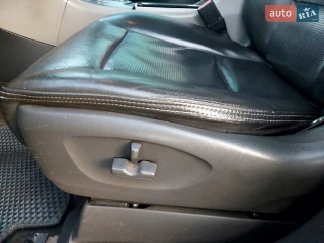 Серый Субару B9 Tribeca, объемом двигателя 3 л и пробегом 239 тыс. км за 4350 $, фото 31 на Automoto.ua