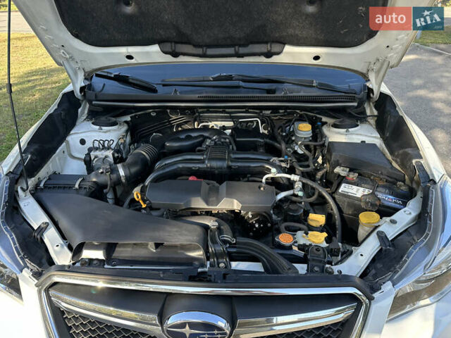Білий Субару Crosstrek, об'ємом двигуна 2 л та пробігом 210 тис. км за 12500 $, фото 4 на Automoto.ua