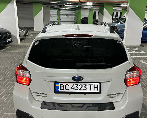 Белый Субару Crosstrek, объемом двигателя 2 л и пробегом 159 тыс. км за 13000 $, фото 6 на Automoto.ua
