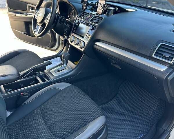 Белый Субару Crosstrek, объемом двигателя 2 л и пробегом 210 тыс. км за 12500 $, фото 11 на Automoto.ua