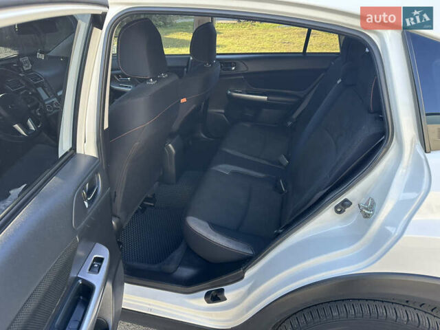 Білий Субару Crosstrek, об'ємом двигуна 2 л та пробігом 210 тис. км за 12500 $, фото 3 на Automoto.ua