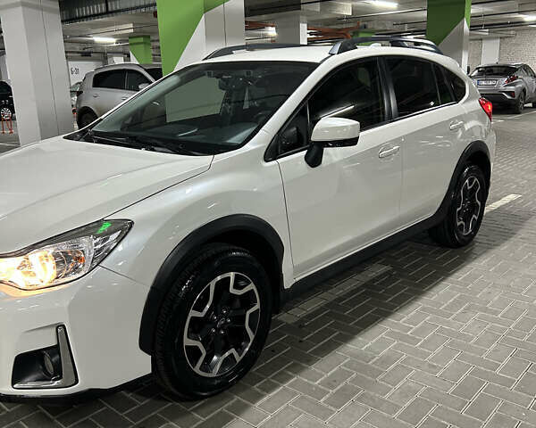 Белый Субару Crosstrek, объемом двигателя 2 л и пробегом 159 тыс. км за 13000 $, фото 2 на Automoto.ua