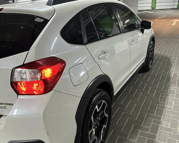 Белый Субару Crosstrek, объемом двигателя 2 л и пробегом 159 тыс. км за 13000 $, фото 9 на Automoto.ua