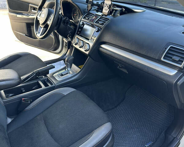 Білий Субару Crosstrek, об'ємом двигуна 2 л та пробігом 210 тис. км за 12500 $, фото 10 на Automoto.ua