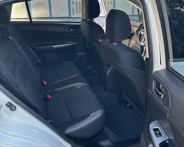 Белый Субару Crosstrek, объемом двигателя 2 л и пробегом 210 тыс. км за 12500 $, фото 1 на Automoto.ua