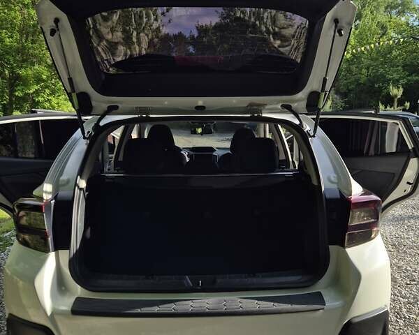 Белый Субару Crosstrek, объемом двигателя 2 л и пробегом 125 тыс. км за 14300 $, фото 4 на Automoto.ua