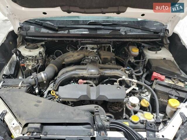 Белый Субару Crosstrek, объемом двигателя 2 л и пробегом 160 тыс. км за 2200 $, фото 10 на Automoto.ua