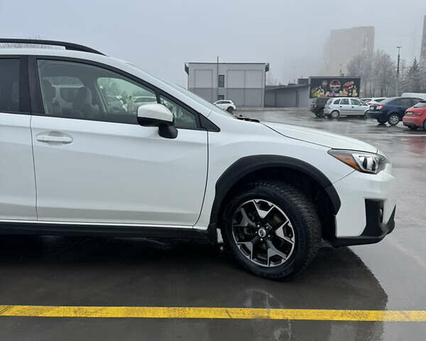 Белый Субару Crosstrek, объемом двигателя 2 л и пробегом 95 тыс. км за 15500 $, фото 6 на Automoto.ua