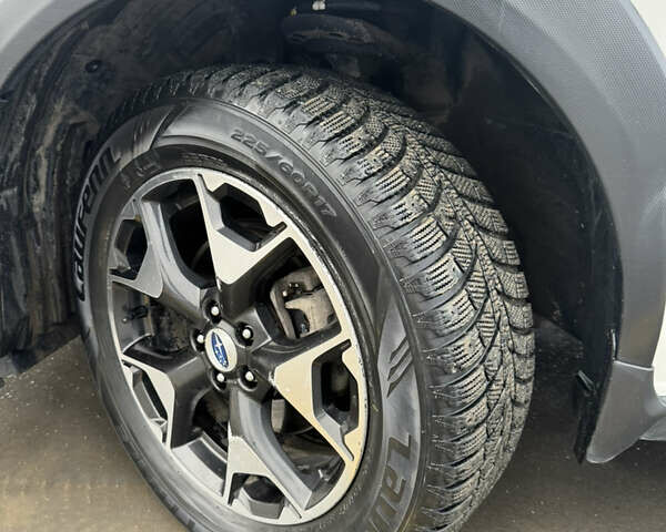 Белый Субару Crosstrek, объемом двигателя 2 л и пробегом 95 тыс. км за 15500 $, фото 2 на Automoto.ua