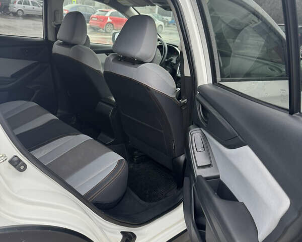Белый Субару Crosstrek, объемом двигателя 2 л и пробегом 95 тыс. км за 15500 $, фото 20 на Automoto.ua