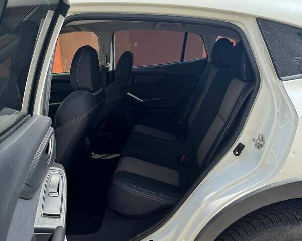 Белый Субару Crosstrek, объемом двигателя 2 л и пробегом 124 тыс. км за 15500 $, фото 9 на Automoto.ua