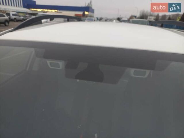 Белый Субару Crosstrek, объемом двигателя 2 л и пробегом 125 тыс. км за 17600 $, фото 4 на Automoto.ua