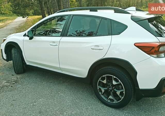 Белый Субару Crosstrek, объемом двигателя 2 л и пробегом 107 тыс. км за 16250 $, фото 3 на Automoto.ua