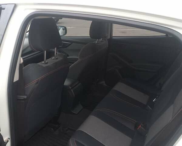 Белый Субару Crosstrek, объемом двигателя 2 л и пробегом 125 тыс. км за 17600 $, фото 10 на Automoto.ua