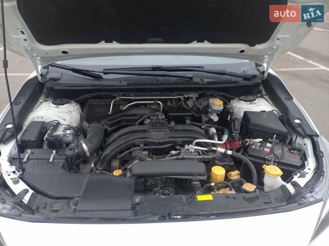 Белый Субару Crosstrek, объемом двигателя 2 л и пробегом 125 тыс. км за 17600 $, фото 5 на Automoto.ua