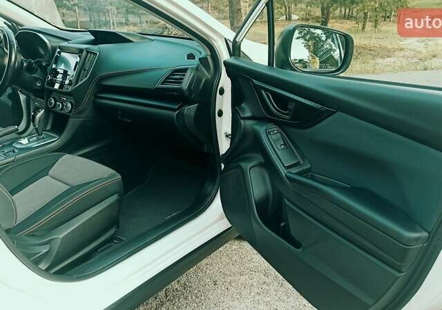 Белый Субару Crosstrek, объемом двигателя 2 л и пробегом 107 тыс. км за 16250 $, фото 17 на Automoto.ua