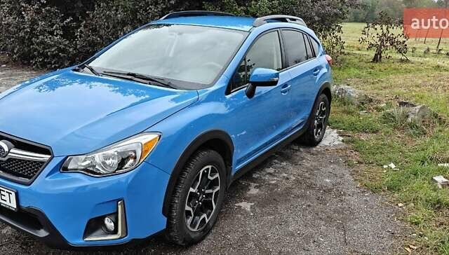 Синий Субару Crosstrek, объемом двигателя 2 л и пробегом 103 тыс. км за 12843 $, фото 2 на Automoto.ua