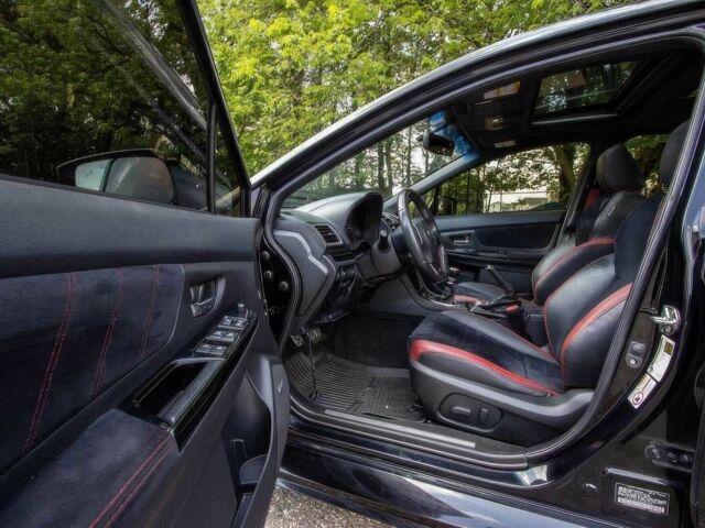Черный Субару Impreza WRX, объемом двигателя 2.5 л и пробегом 56 тыс. км за 12000 $, фото 4 на Automoto.ua