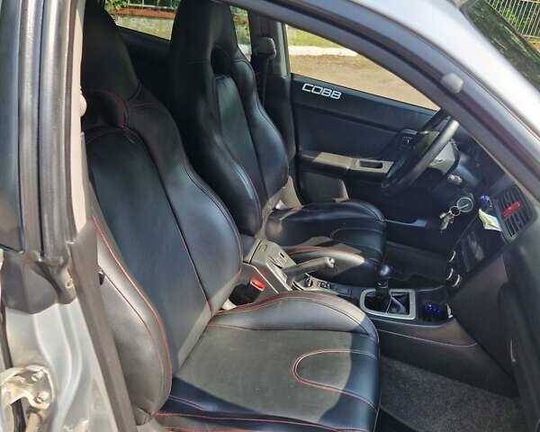 Серый Субару Impreza WRX, объемом двигателя 2 л и пробегом 186 тыс. км за 5500 $, фото 7 на Automoto.ua