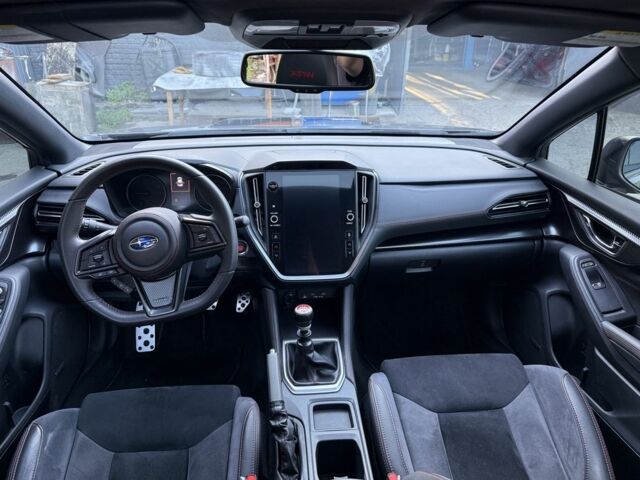 Серый Субару Impreza WRX, объемом двигателя 2.4 л и пробегом 52 тыс. км за 23000 $, фото 7 на Automoto.ua
