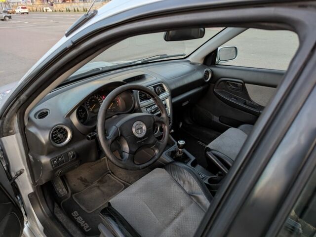 Серый Субару Impreza WRX, объемом двигателя 2 л и пробегом 222 тыс. км за 12000 $, фото 13 на Automoto.ua