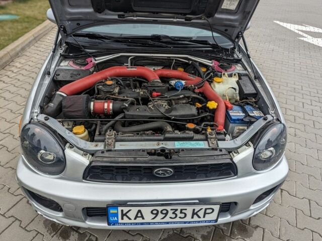 Серый Субару Impreza WRX, объемом двигателя 2 л и пробегом 222 тыс. км за 12000 $, фото 2 на Automoto.ua