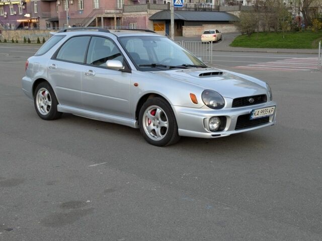 Серый Субару Impreza WRX, объемом двигателя 2 л и пробегом 222 тыс. км за 12000 $, фото 1 на Automoto.ua