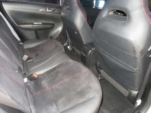 Белый Субару Импреза ВРХ СТИ, объемом двигателя 2.5 л и пробегом 81 тыс. км за 7600 $, фото 10 на Automoto.ua