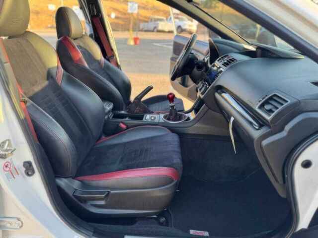 Білий Субару Імпреза ВРХ СТІ, об'ємом двигуна 2.5 л та пробігом 30 тис. км за 6700 $, фото 9 на Automoto.ua