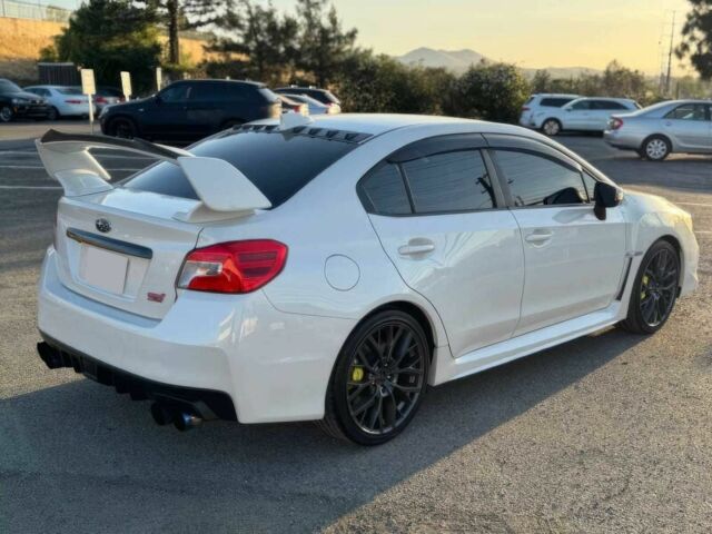 Білий Субару Імпреза ВРХ СТІ, об'ємом двигуна 2.5 л та пробігом 30 тис. км за 6700 $, фото 5 на Automoto.ua