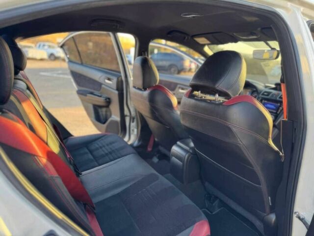 Білий Субару Імпреза ВРХ СТІ, об'ємом двигуна 2.5 л та пробігом 30 тис. км за 6700 $, фото 11 на Automoto.ua