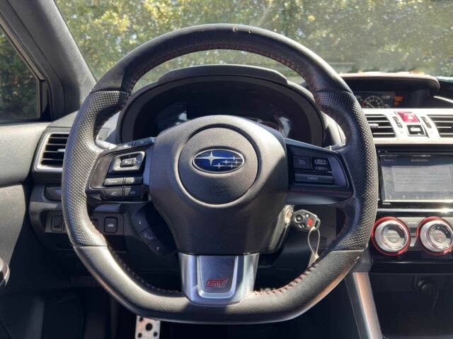 Черный Субару Импреза ВРХ СТИ, объемом двигателя 2.5 л и пробегом 76 тыс. км за 11300 $, фото 7 на Automoto.ua