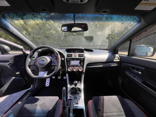 Черный Субару Импреза ВРХ СТИ, объемом двигателя 2.5 л и пробегом 76 тыс. км за 11300 $, фото 9 на Automoto.ua