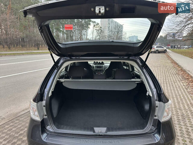 Серый Субару Импреза ВРХ СТИ, объемом двигателя 1.6 л и пробегом 50 тыс. км за 15000 $, фото 27 на Automoto.ua