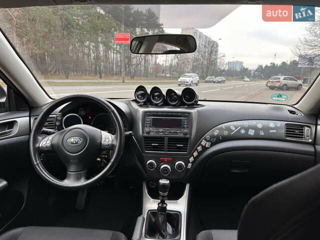 Серый Субару Импреза ВРХ СТИ, объемом двигателя 1.6 л и пробегом 50 тыс. км за 15000 $, фото 32 на Automoto.ua