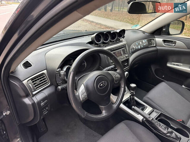 Серый Субару Импреза ВРХ СТИ, объемом двигателя 1.6 л и пробегом 50 тыс. км за 15000 $, фото 24 на Automoto.ua